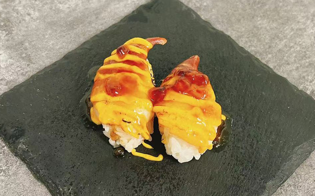 Spicy Aburi Surf Clam Nigiri